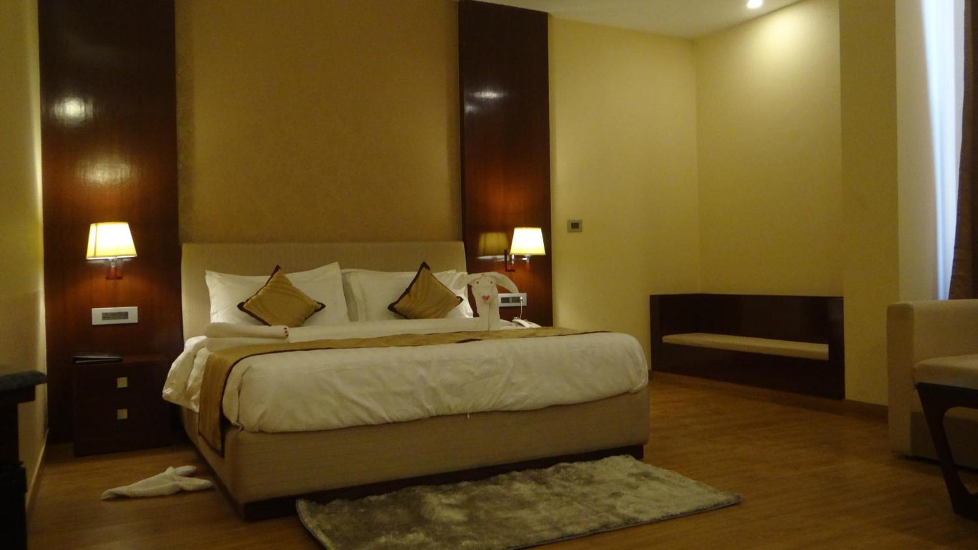 Hotel The Legend Prayagraj Exterior foto